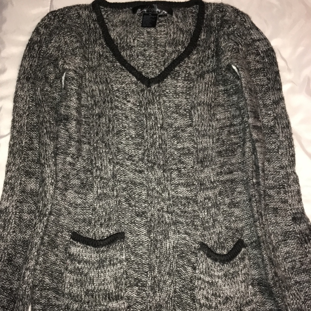 grey and black sweatshirt